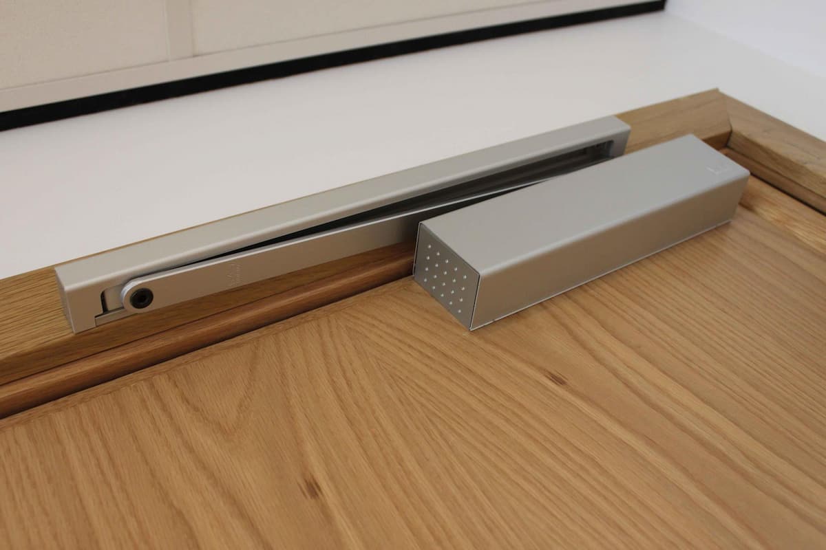  fire door closers regulations 