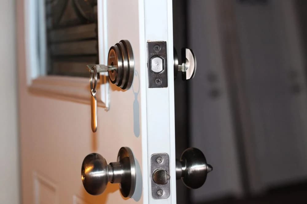  Buy the latest types of door lock sets 